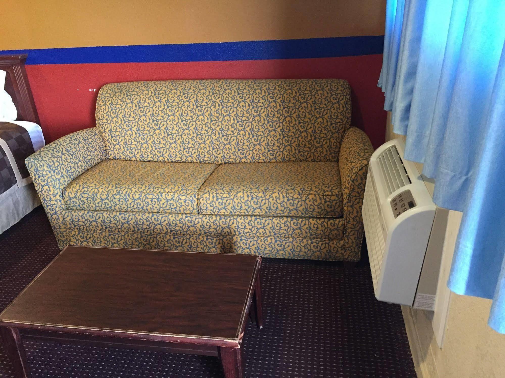 Country Manor Motel Watkins Bagian luar foto