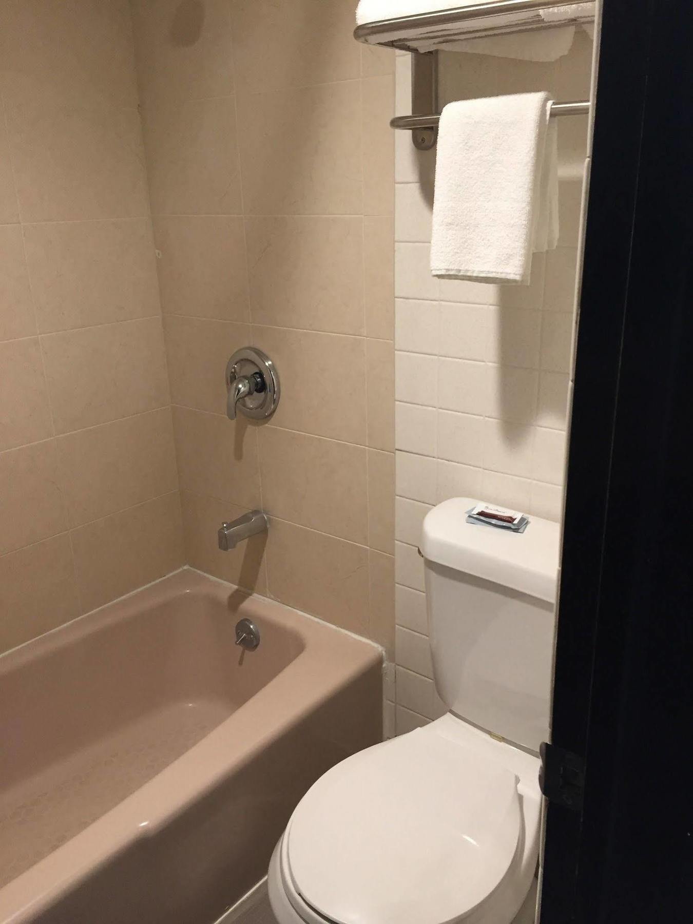 Country Manor Motel Watkins Bagian luar foto